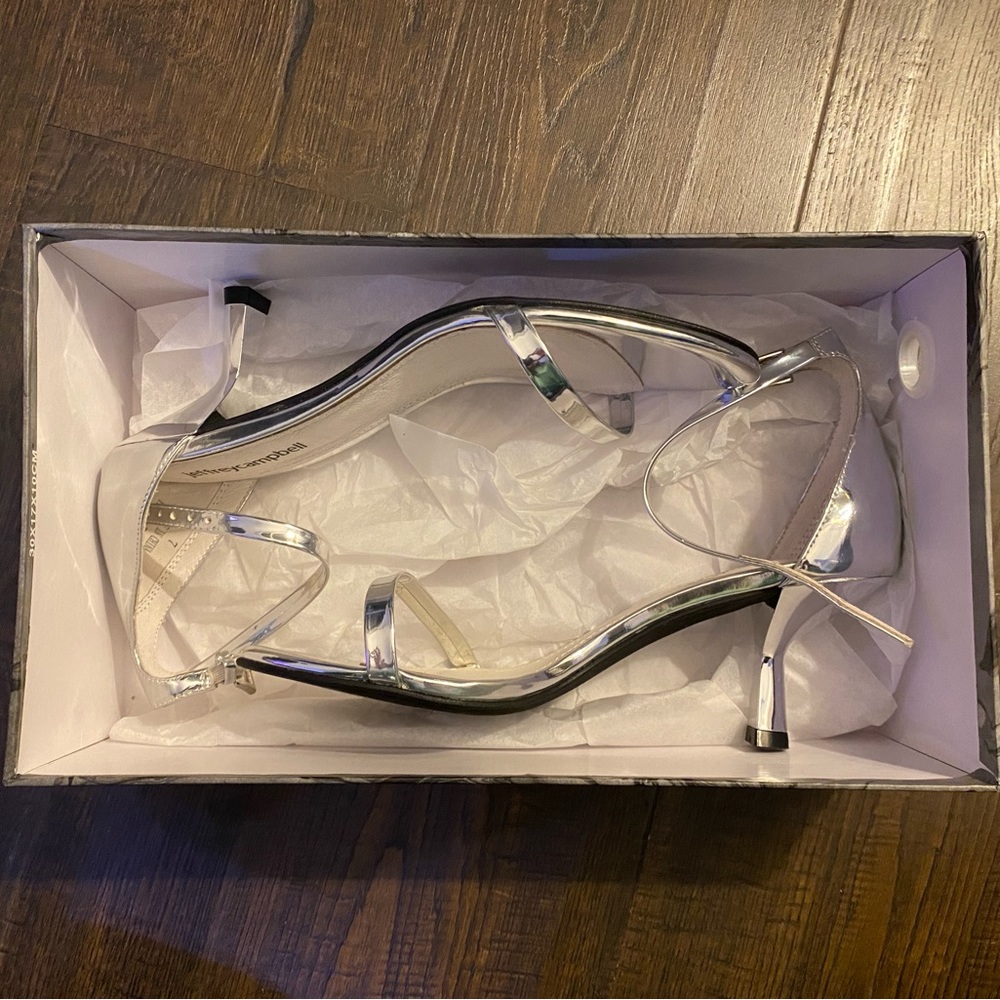 Jeffrey Campbell Entice Ankle Strap Heel, Metallic Silver Low Heel Sandal Size 7 - Picture 3 of 7